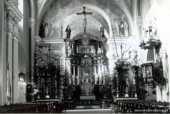 Wnętrze Sanktuarium Matki Boskiej Dzikowskiej w Tarnobrzegu ( przed 1983 r.)