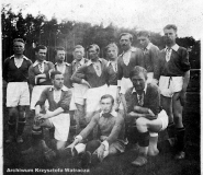 Piłkarska drużyna Katolickiego Stowarzyszenia Młodzieży w Tarnobrzegu (1937r.)